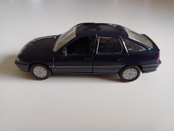 Gama 1/43 opel vectra 5 Turing, Hobby en Vrije tijd, Modelauto's | 1:43, Gebruikt, Auto, Overige merken, Ophalen of Verzenden