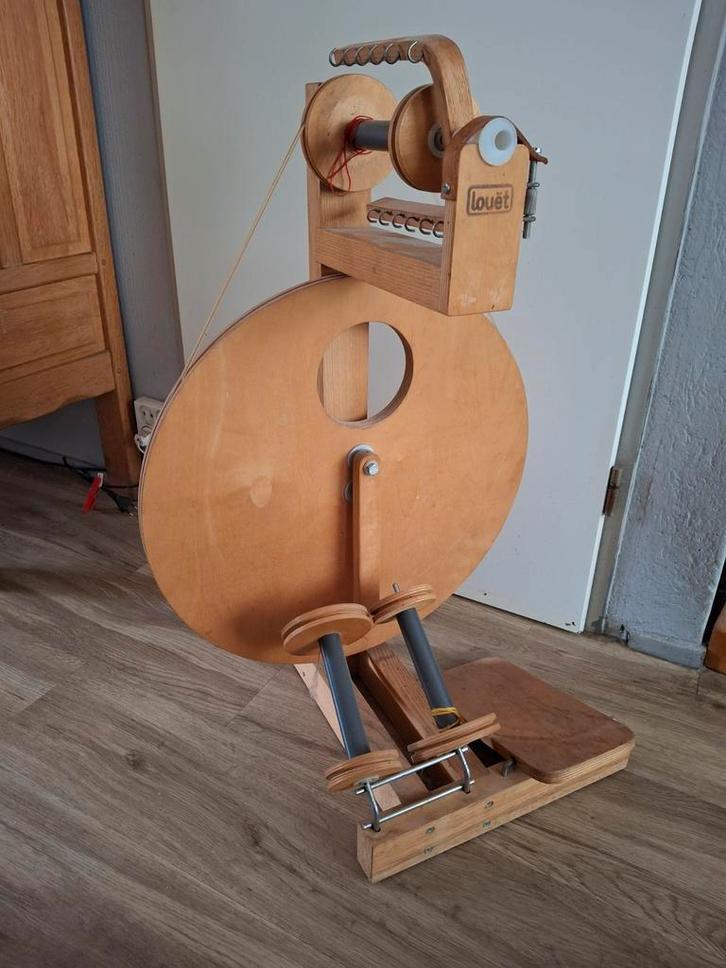 Louët Spinnewiel - Klassiek Model, Hobby en Vrije tijd, Spinnewielen en Spinnen, Gebruikt, Spinnewiel, Ophalen of Verzenden