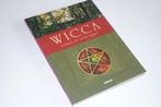 Lucy Summers: WICCA – heksen en witte magie, Ophalen of Verzenden, Zo goed als nieuw, Achtergrond en Informatie