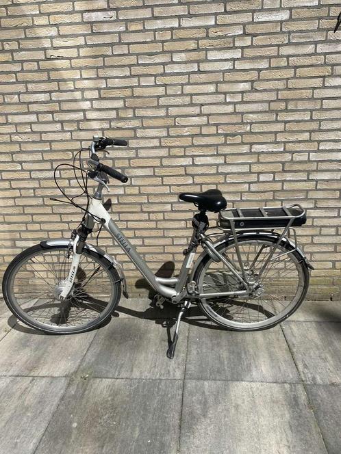 Stella E-Bike ( Display Defect ), Fietsen en Brommers, Elektrische fietsen, Gebruikt, Overige merken, 30 tot 50 km per accu, Ophalen