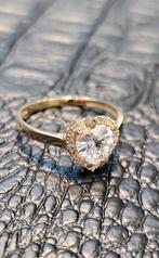 Prachtige 14karaat dames gouden ring met hart steen