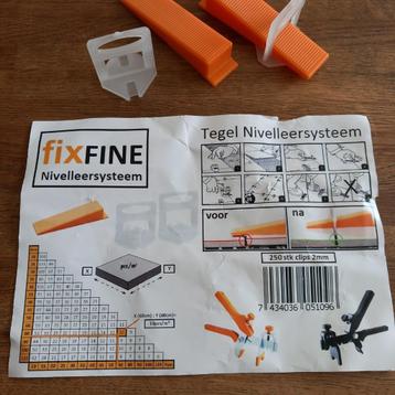 tegel zetten met nivelleersysteem FIXFINE beschikbaar voor biedingen