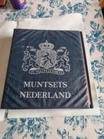 Nederland: mooi blauw verzamel album, Postzegels en Munten, Ophalen of Verzenden, Verzamelmap