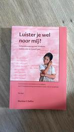 M.F. Delfos - Luister je wel naar mij, Ophalen of Verzenden, Zo goed als nieuw, M.F. Delfos