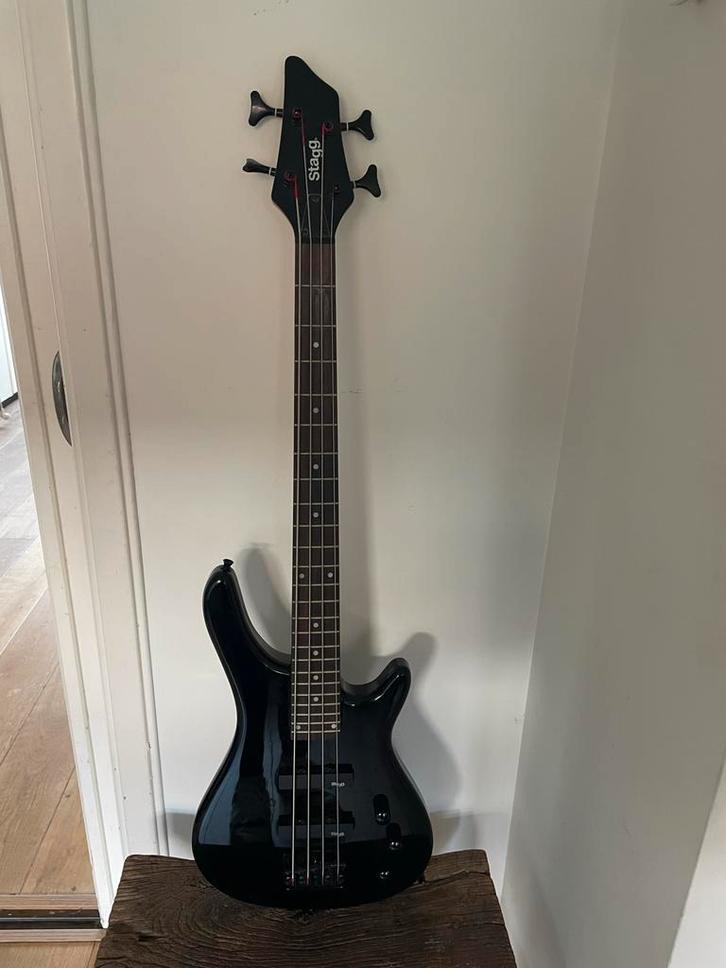 Short-Scale Basgitaar (3/4) Inclusief versterker, Muziek en Instrumenten, Snaarinstrumenten | Gitaren | Bas, Gebruikt, Elektrisch