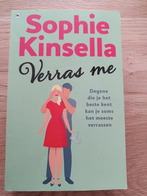 Sophie Kinsella - Verras me, Boeken, Literatuur, Zo goed als nieuw, Nederland, Ophalen of Verzenden
