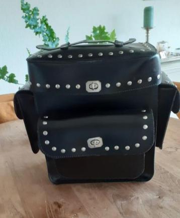 Leren motor bagage tas  beschikbaar voor biedingen