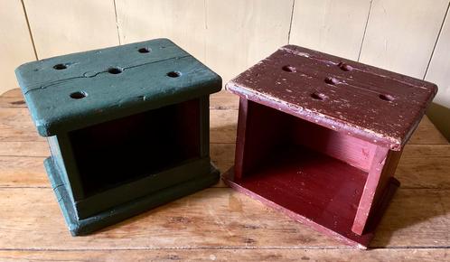Set van 2 authentieke houten stoofjes, Antiek en Kunst, Antiek | Woonaccessoires, Ophalen of Verzenden