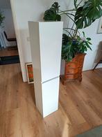 Witte badkamerkast van IKEA voor aan de muur. 30x27x140cm, Huis en Inrichting, Badkamer | Badkamermeubels, Ophalen, (Half)hoge kast