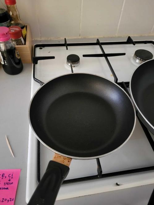 Selection of pots, pans and wok second hand, Huis en Inrichting, Keuken | Potten en Pannen, Zo goed als nieuw, Overige typen, Aluminium