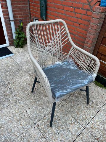 4x Domani Foris Dining tuinstoelen - €259 voor de set beschikbaar voor biedingen