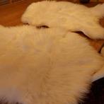 2 Nep Schapenvachten ZGAN. Lijken geel maar zijn wit., Ophalen of Verzenden