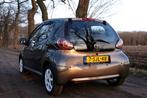 Toyota Aygo | 2013 | Handgeschakeld | 73.573km | €5.699️, Voorwielaandrijving, Bruin, 4 stoelen, 68 pk