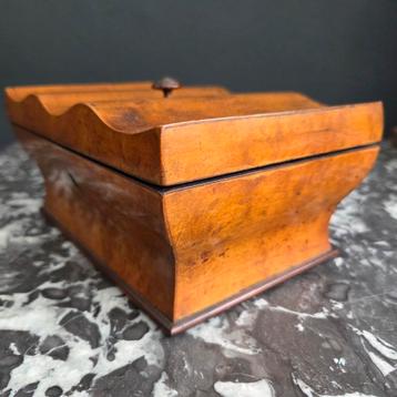Antieke sieradendoos, notenhout, biedermeier  beschikbaar voor biedingen
