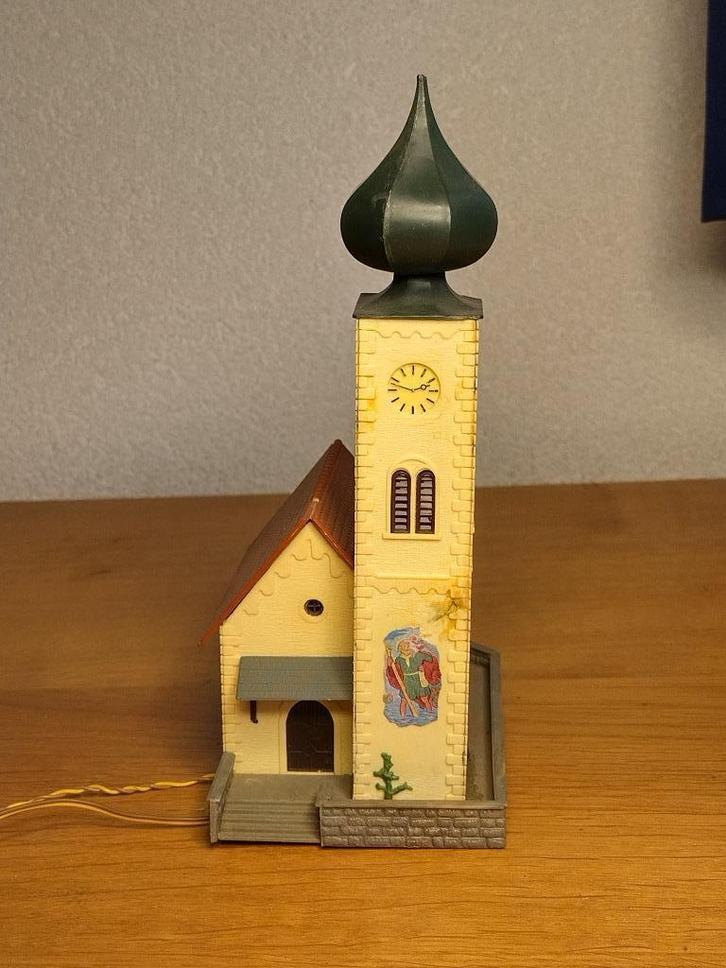 Faller B-237 - Kerk met verlichting, Hobby en Vrije tijd, Modeltreinen | H0, Gebruikt, Brug, Tunnel of Gebouw, Gelijkstroom of Wisselstroom