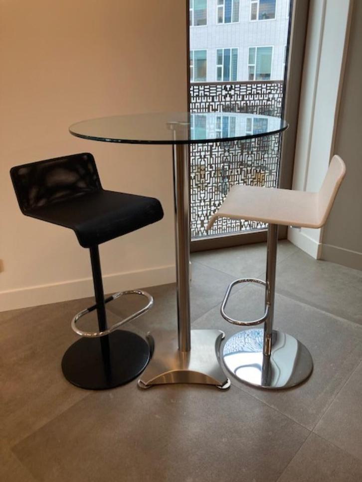 Statafel met 2 barkrukken/-stoelen, Huis en Inrichting, Tafels | Statafels, Zo goed als nieuw, Ophalen