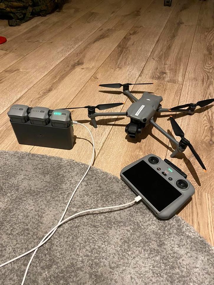DJI Air 3 Fly More Combo, Audio, Tv en Foto, Drones, Zo goed als nieuw, Ophalen