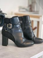Zwarte enkellaarsjes met hak mt. 39, Zwart, Lage of Enkellaarzen, Ophalen of Verzenden, Zo goed als nieuw