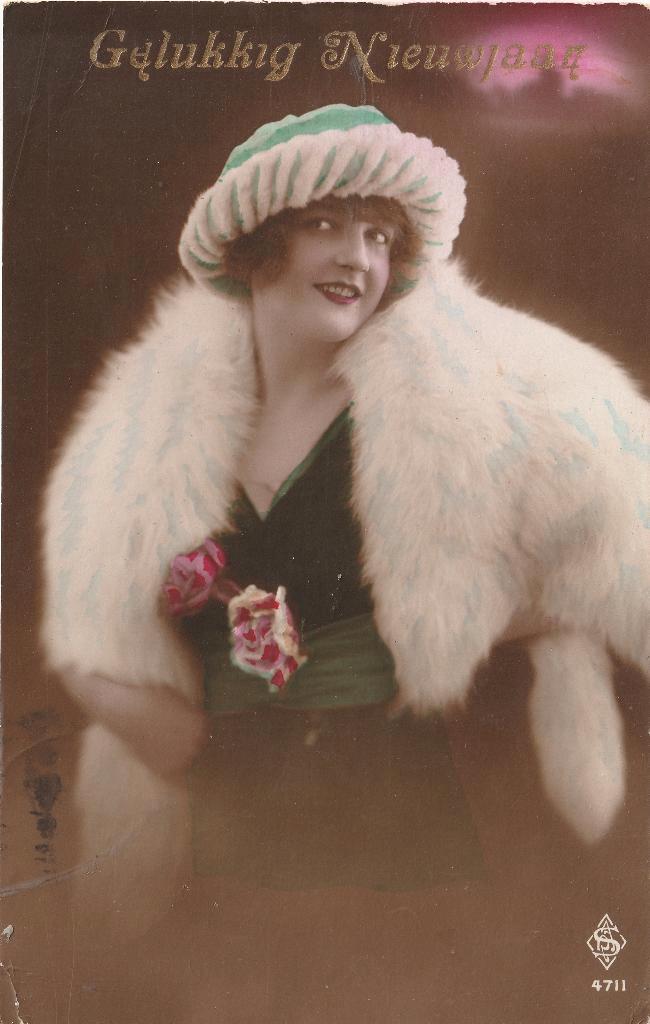MEISJE JURK MUTS JAREN 20 ZEER MOOIE OUDE KAART KL174, Verzamelen, Ansichtkaarten | Themakaarten, Gelopen, 1920 tot 1940, Overige thema's
