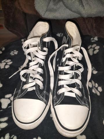 Nieuwe schoenen (zwart-wit) mt 39 