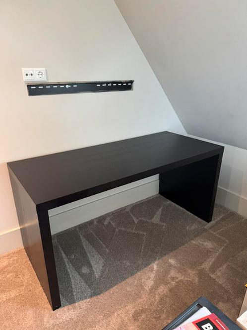 Bureau IKEA Malm - zwartbruin als nieuw!, Huis en Inrichting, Bureaus, Zo goed als nieuw, Ophalen