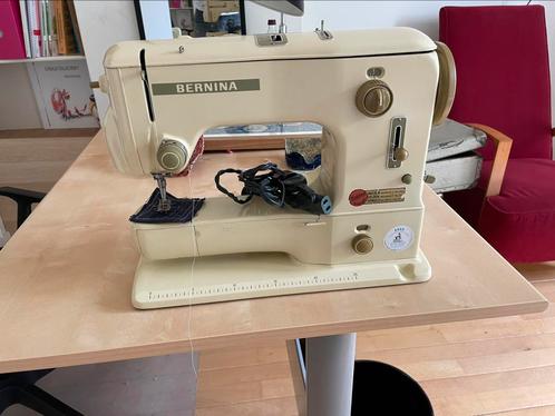 Bernina 531-1 (707) retro machine in goede staat, Hobby en Vrije tijd, Naaimachines en Toebehoren, Gebruikt, Naaimachine, Bernina