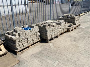Betonklinkers op pallet 20m2 beschikbaar voor biedingen