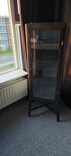 Ikea vitrinekast, Huis en Inrichting, Kasten | Vitrinekasten, Minder dan 50 cm, Met deur(en), 100 tot 150 cm, Ophalen of Verzenden