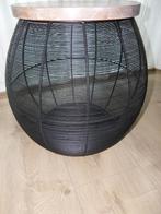 Bijzettafel van draadstaal kleur zwart met houten deksel, Huis en Inrichting, Tafels | Bijzettafels, 45 tot 60 cm, Minder dan 55 cm
