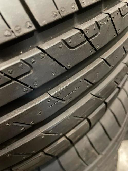 “225 55 17 Goodyear. Demo. Puntjes zitten er nog op”, Auto-onderdelen, Banden en Velgen, Band(en), Zomerbanden, 17 inch, 225 mm