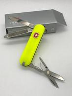 Victorinox Classic SD STAYGLOW 58mm Swiss Army Knife NIB Dis, Verzenden, Nieuw