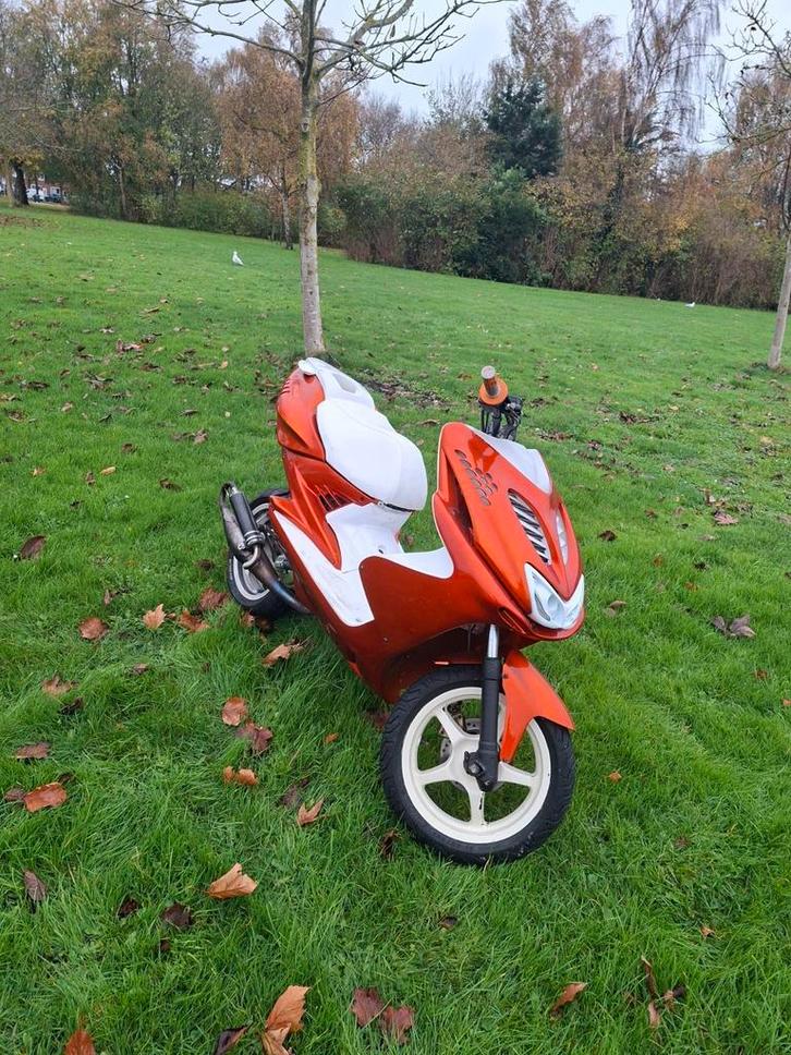 Yamaha aerox 7t sprint scooter in nieuwstaat, Fietsen en Brommers, Scooters | Yamaha, Zo goed als nieuw, Aerox, Tweetakt, Ophalen