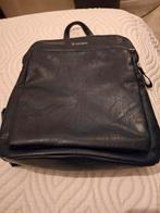 Donkerblauwe dames rugzak - weinig gebruikt, Computers en Software, Laptoptassen, Ophalen of Verzenden, 14 inch, Zo goed als nieuw