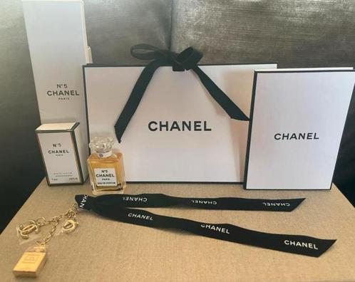 Chanel no5 sleutelhanger, limited edition & miniatuur edp, Verzamelen, Parfumverzamelingen, Nieuw, Miniatuur, Gevuld, Ophalen of Verzenden