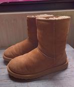 Ugg Uggs Classic Short chestnut, laarsjes enkellaarzen, 39, Bruin, Lage of Enkellaarzen, Ophalen of Verzenden, Ugg Australia