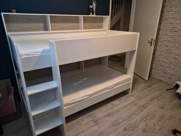 Stapelbed wit beschikbaar voor biedingen