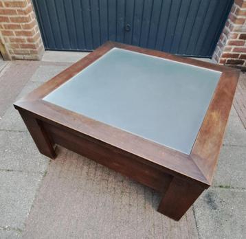 Salontafel notenhout beschikbaar voor biedingen