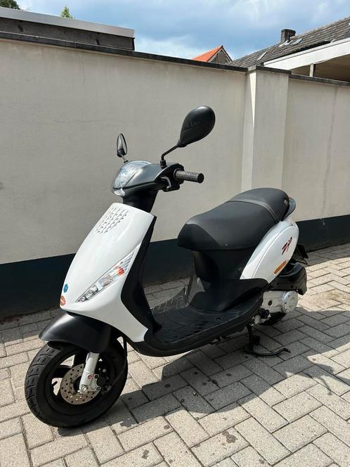 Piaggio Zip 50 Iget (45 km/h)  topstaat!, Fietsen en Brommers, Scooters | Piaggio, Zo goed als nieuw, Zip, Maximaal 45 km/u, Benzine