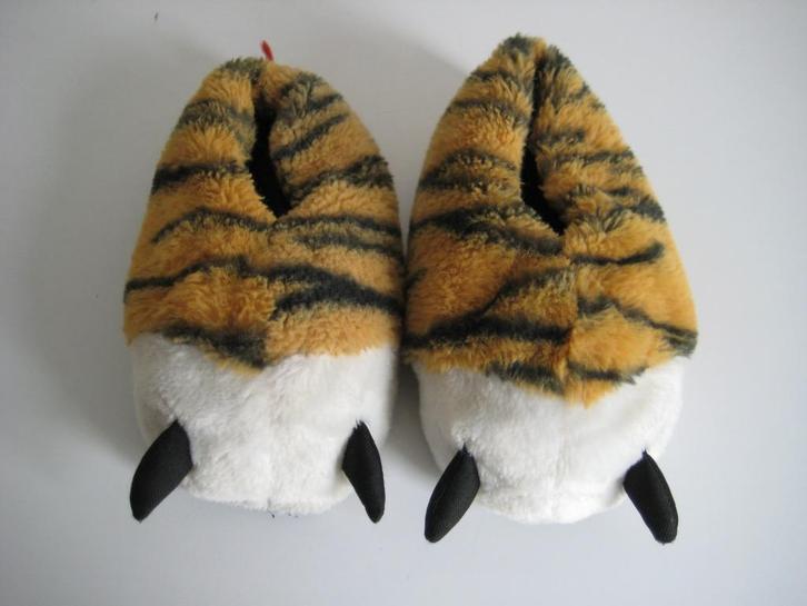 Freeks tijgersloffen tijger pantoffels maat 32/33, Kinderen en Baby's, Kinderkleding | Schoenen en Sokken, Gebruikt, Overige typen