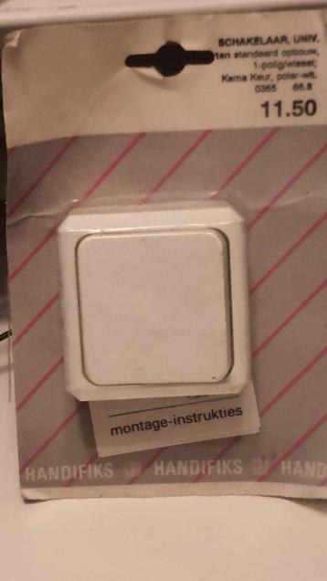 Schakelaar nieuw in verpakking  beschikbaar voor biedingen