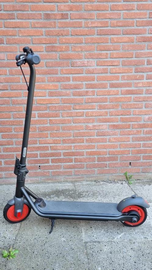 Ninebot kickscooter C20 Powered by Segway - E-step - 16kmh, Fietsen en Brommers, Steps, Zo goed als nieuw, Elektrische step (E-scooter)
