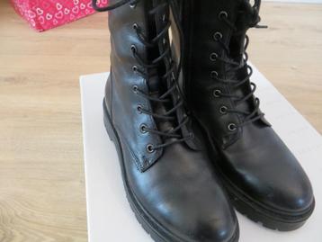 Geox/zwart/veterboots/laarsjes/veterlaarsjes/38/AANBIEDING beschikbaar voor biedingen