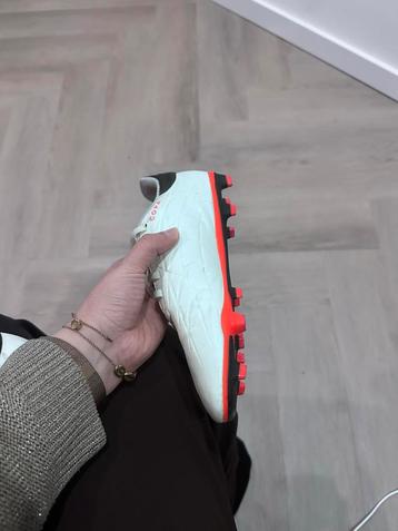 Voetbalschoenen - Maat 37 beschikbaar voor biedingen