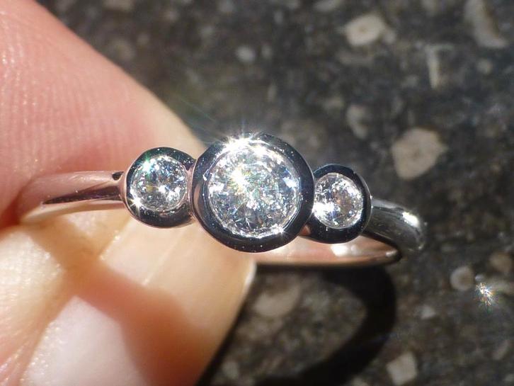 14 kt Gouden Ring 3 briljantgeslepen Diamanten 0,35crt mt 17, Sieraden, Tassen en Uiterlijk, Ringen, Nieuw, Dame, 17 tot 18, Goud