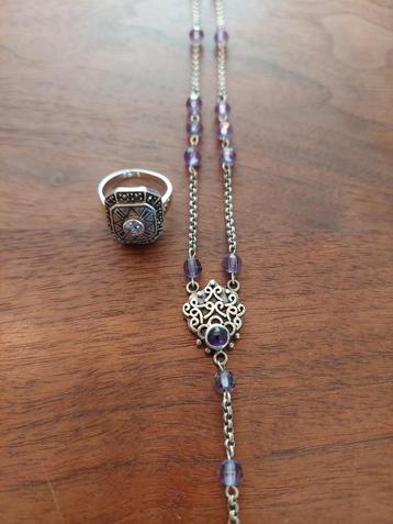 Zilveren ketting met bijpassende ring met Amethist-steentjes beschikbaar voor biedingen