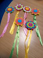 6 vilt bloemen met een knoop samen, Hobby en Vrije tijd, Ophalen of Verzenden, Nieuw, Versiering, Geboorte of Huwelijk
