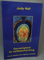 Boek Gevoeligheid en zelfbescherming - Judy Hall, Boeken, Esoterie en Spiritualiteit, Ophalen of Verzenden, Zo goed als nieuw