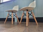 Twee mini 'design' stoelen, Ophalen, Kunststof, Twee, Wit