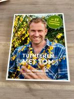 Tuinieren met Tom., Boeken, Wonen en Tuinieren, Ophalen of Verzenden, Gelezen