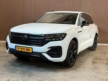 Volkswagen Touareg R Line Hybride 462pk / Pano / Luchtvering beschikbaar voor biedingen